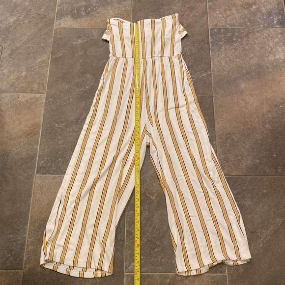 Cute yellow and white jumpsuit. Size small. By Lone tree. - Picture 3 of 4